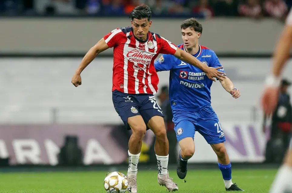 Igualan Cruz Azul y Chivas