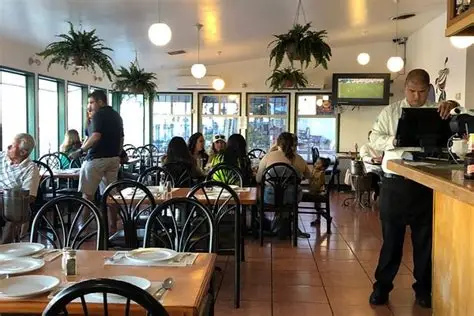 Profesionaliza gastronomía de BC su operación de servicio