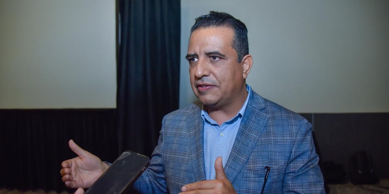 Advierten rezago en empresas que no integren IA en sus procesos