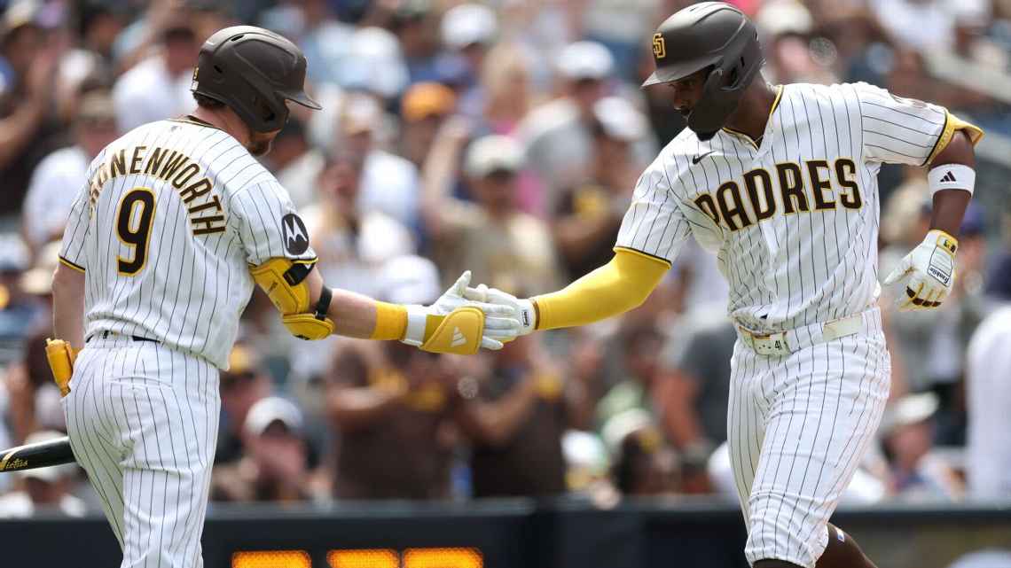 Padres arman rally y vencen a Giants