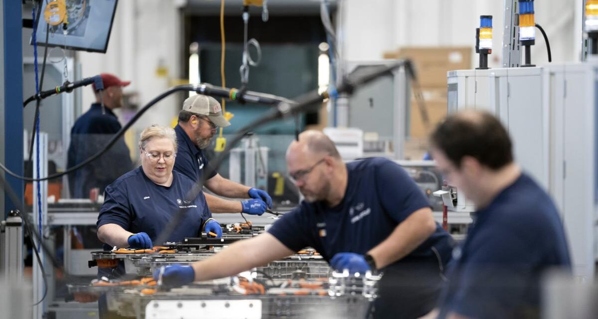 Conecta T-MEC a las fábricas de EU con 64% de las exportaciones mexicanas