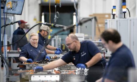 Conecta T-MEC a las fábricas de EU con 64% de las exportaciones mexicanas