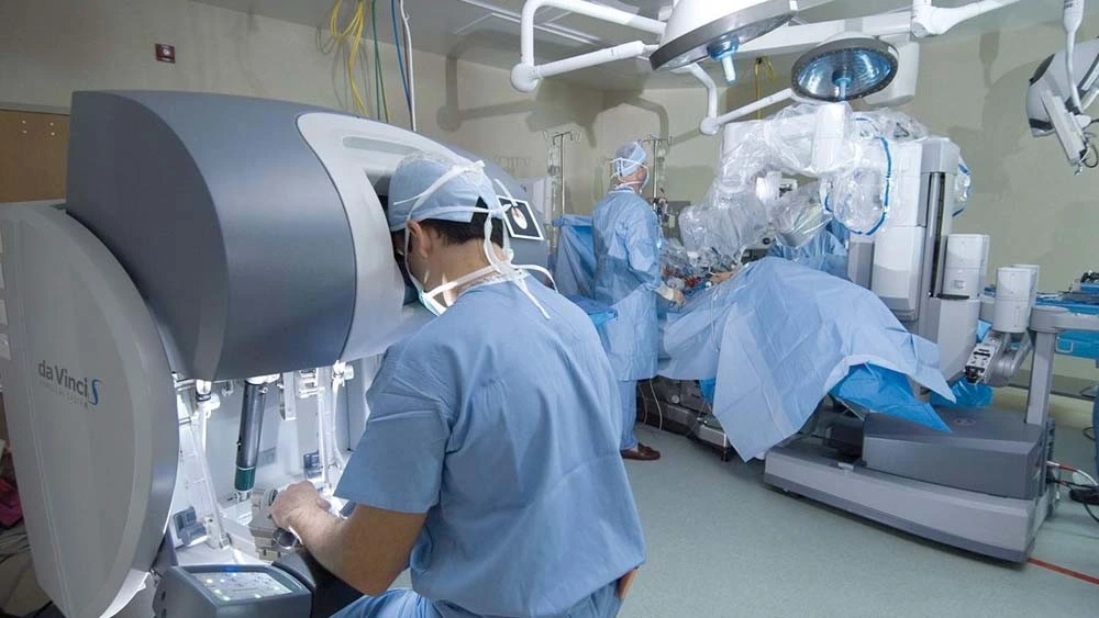 Apuesta Turismo médico de BC por cirugía robótica y medicina regenerativa