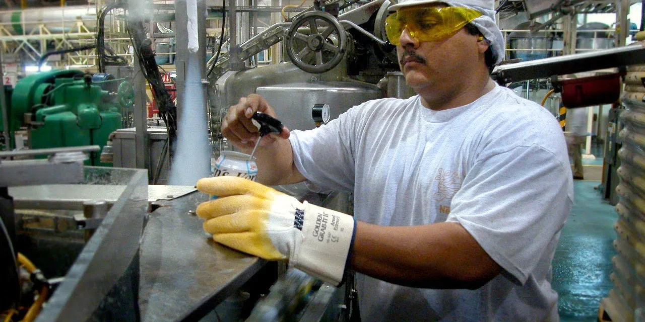 Informa CDT disminución moderada de trabajadores asegurados en BC