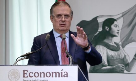 Adelanta Ebrard posibles tarifas por sobrecapacidad de producción