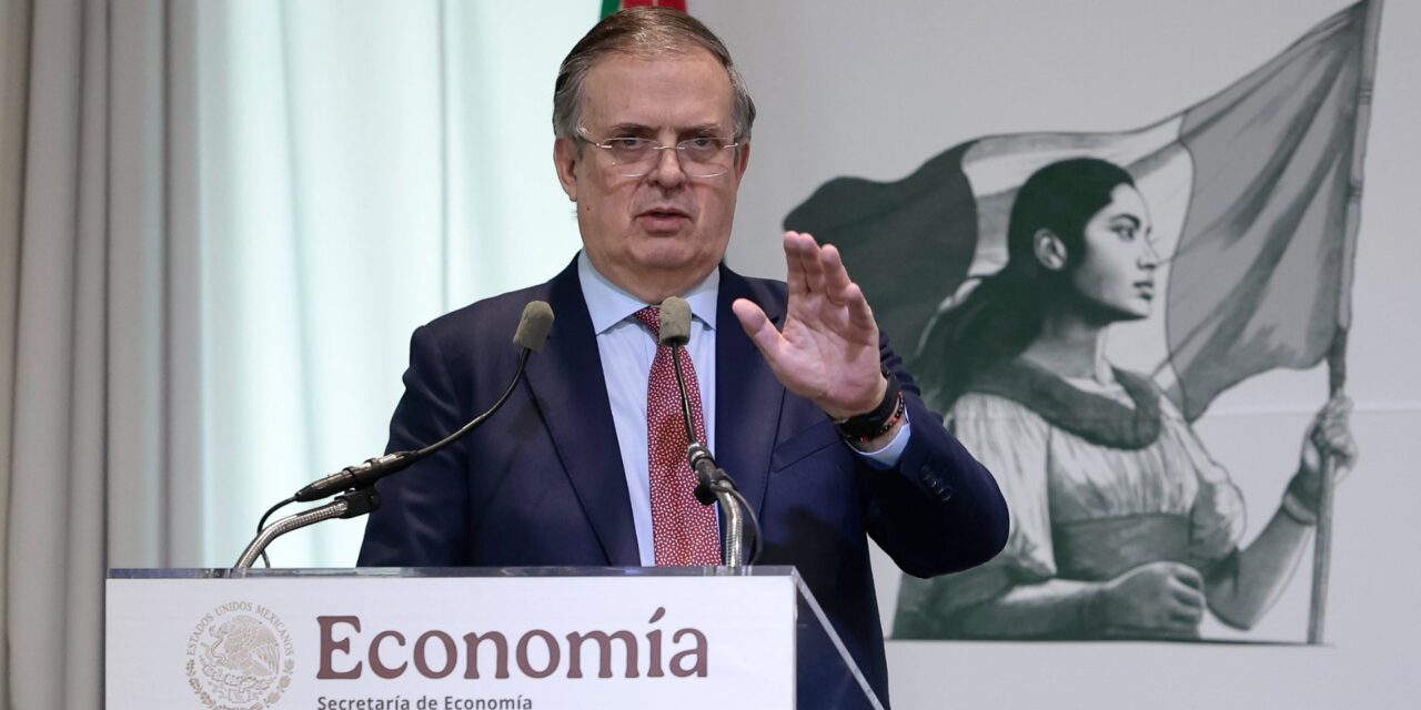 Adelanta Ebrard posibles tarifas por sobrecapacidad de producción