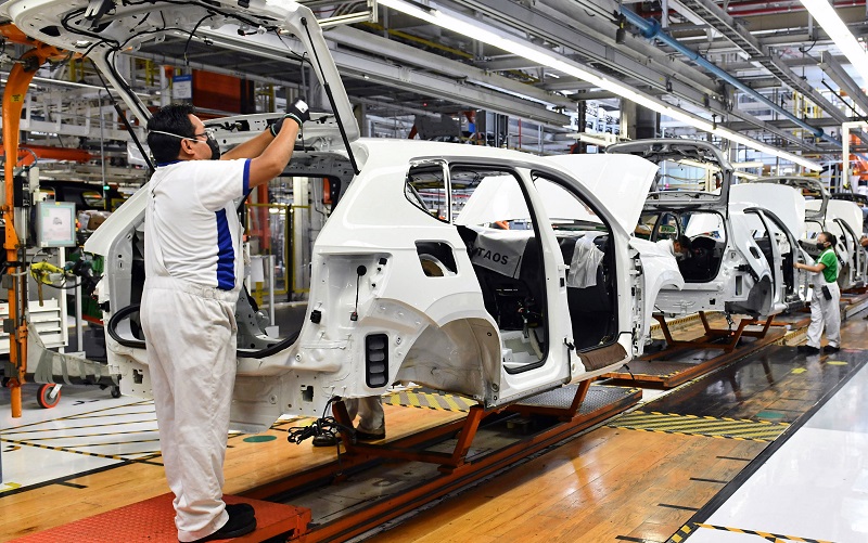 Pide Trump 50% de contenido de EU en autos del T-MEC