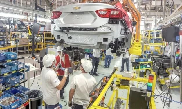 Pierde México terreno en proveeduría de autos ligeros a EU
