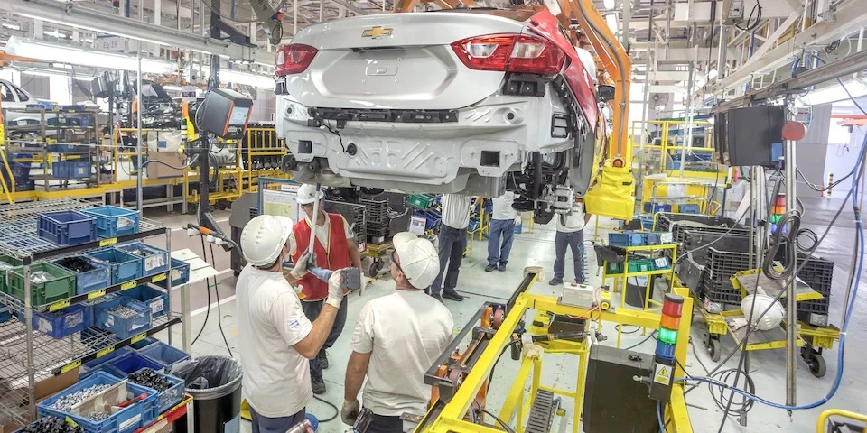 Pierde México terreno en proveeduría de autos ligeros a EU