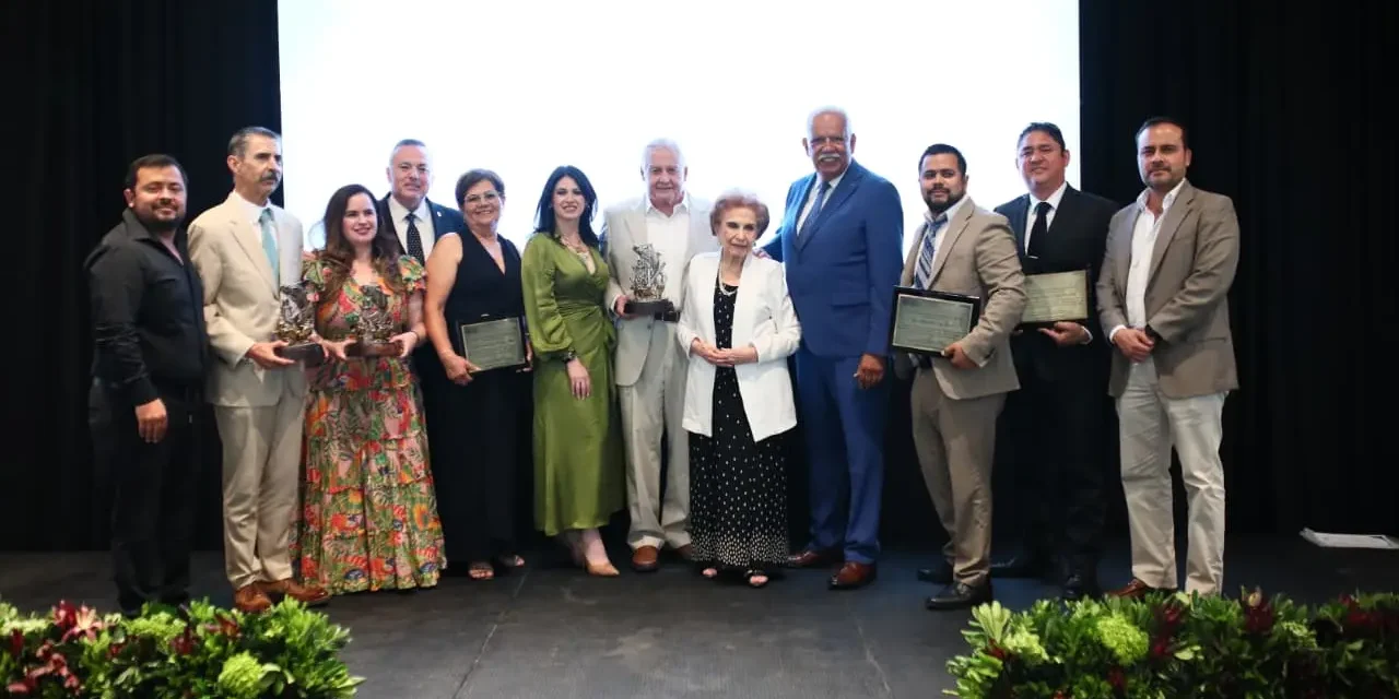 Institucionaliza el CCEE el Galardón Empresarial