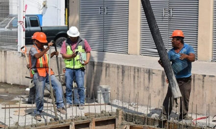 Perciben constructores disminución en obra de un 12%