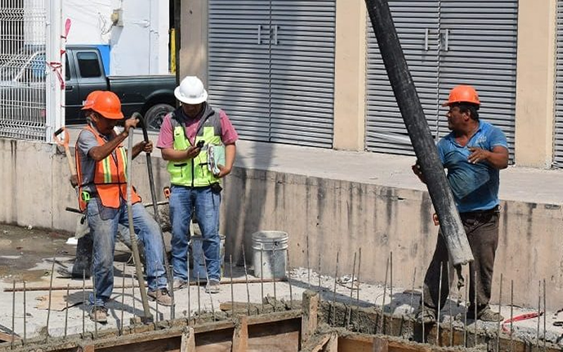 Perciben constructores disminución en obra de un 12%