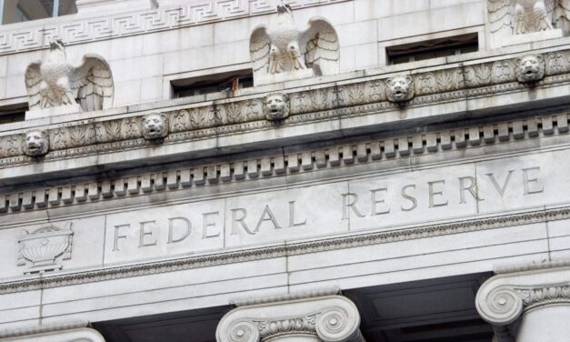 Mantiene la FED tasa de interés, pero crece presión para endurecer política monetaria