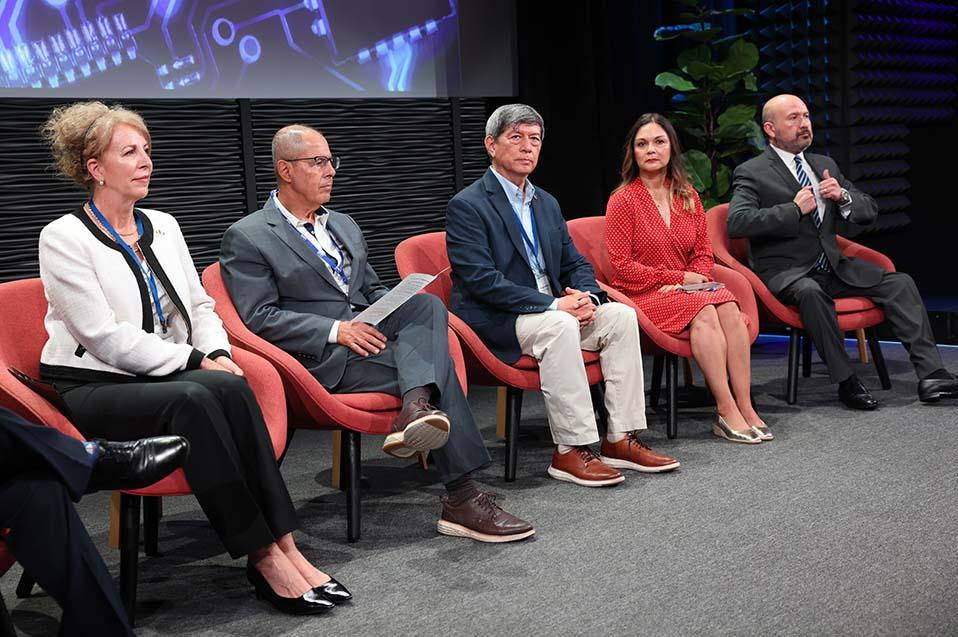 Participa rector de CETYS en Foro Binacional México-EU sobre Semiconductores