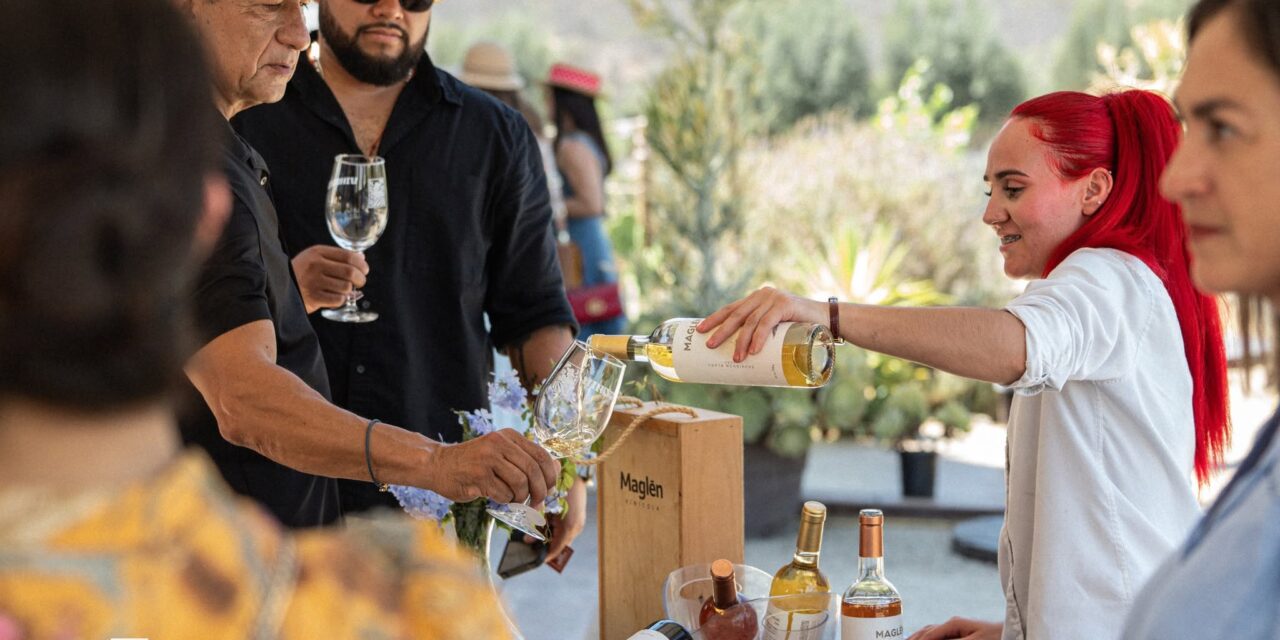 Celebran tradición y vino en “Vinos y Sombreros” del Valle de Guadalupe