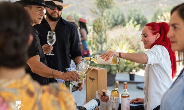 Celebran tradición y vino en “Vinos y Sombreros” del Valle de Guadalupe