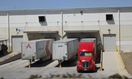 Suspenden empresas exportadoras actividades tras alerta de seguridad
