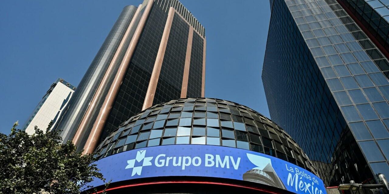 Advierte Moody’s sobre presión fiscal por aumento de deuda en México