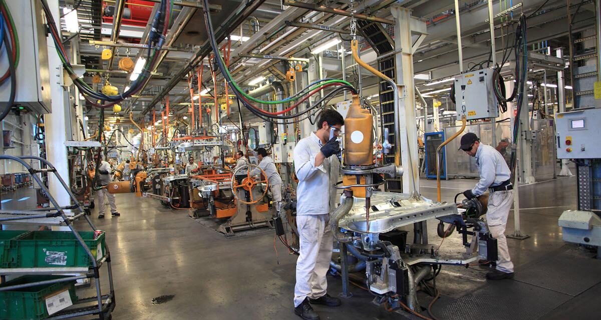 Perfila actividad económica de México crecimiento de 2.5% en agosto
