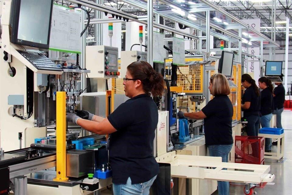 Preparan maquiladoras transición ante nueva jornada laboral de 2027