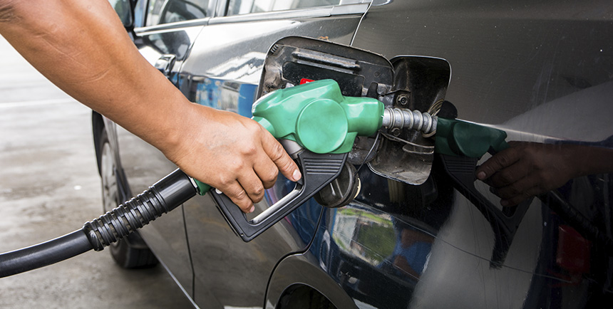 Reducen impuestos a combustibles para contener precios