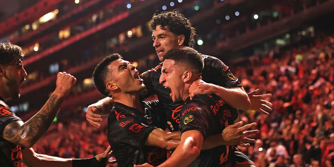 Golea Xolos en casa a Santos Laguna
