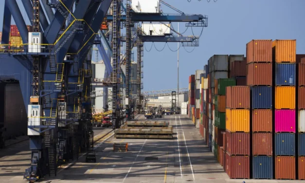 Eleva México sus compras a EE. UU., sin contener el déficit bilateral